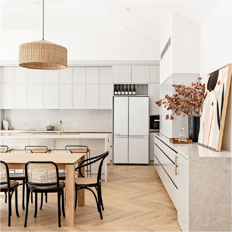 Classic wood white kitchen cabinets in painting finishing